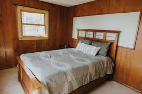 Cozy Vacation Cottage on the Lake with Hot Tub! - Image 5