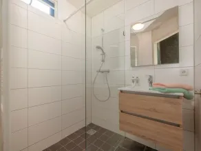 Restyled Bungalow with Dishwasher near Nature Reserve - Image 2