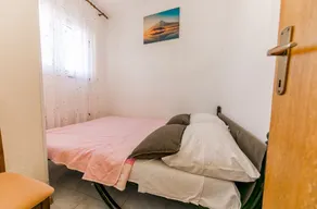 Seafront app with jacuzzi and huge terrace - Image 5