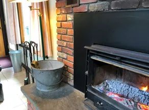 Aislado, con jacuzzi y chimenea en Woodstock, NY - Image 3