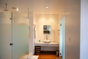 Luxury 3-bed Villa, St James, Near Beach & Gym - Image 5