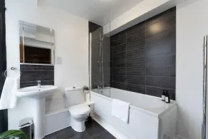 High Street Town House - Image 3