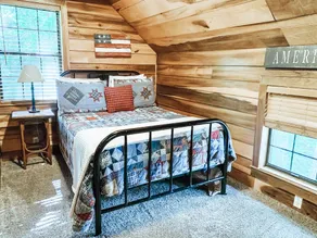 Heavenly Hideaway- Lakeview Cabin - Image 5