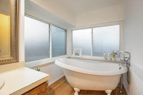 Suburban Home Sauna Soaker Tub Large Yard - Image 5