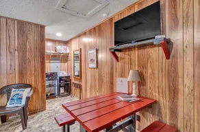 Crappie Cabin - Room 5 - Image 2