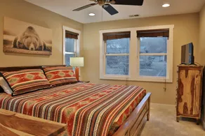Walk to Train! Pet-Friendly Townhome! - Image 5
