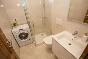 Holiday home with air conditioning and terrace in the city centre - Image 4
