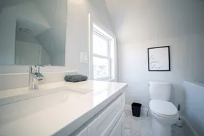 Sunshine Central - Yale 3BR Prking Wshr/Dryr - Image 3