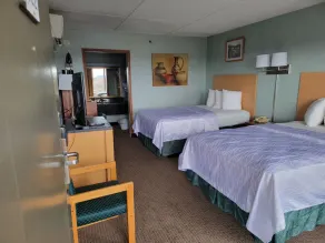 Downtown Inn #3 - Double Room - Image 3