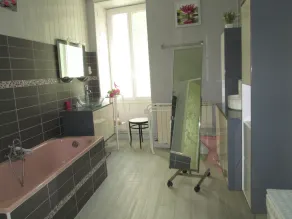 Komfortables Haus Wi-Fi in der Nähe aller Geschäfte 8 Erwachsene + 1 Baby Haustiere ja - Image 2
