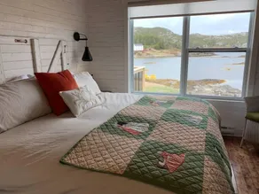 Spencer Salt-Side Cottage (Salt Harbour) - Image 4
