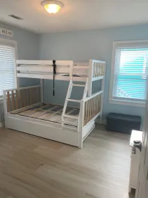 3 bedroom 2 bath. This house is available weekly and long term rental. SNOWBIRDS - Image 4
