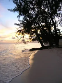 Comfortable & spacious one bed westcoast apartment, near shops, beach and pool.  - Image 4