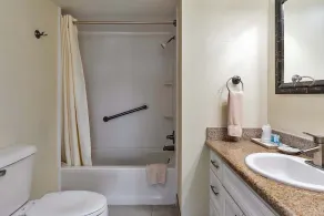 1BR Ocean Front - Excellent Beachside Location in Central Ft Lauderdale Beach - Image 4