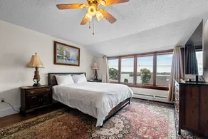 Grammys Lake House - Image 4
