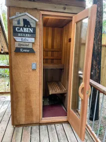 Nisqually Nest Mt Rainier hot tub and sauna  - Image 2