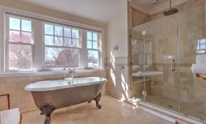 Charming Southampton Village Guest Home -Walk to Beach, Restaurants, Shops - Image 4