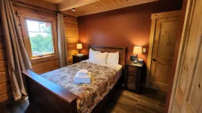 Rideau Lakes Log Cabin - Image 5