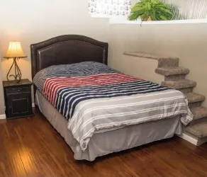 2BR • 1BA • 5 sovplatser - Image 3