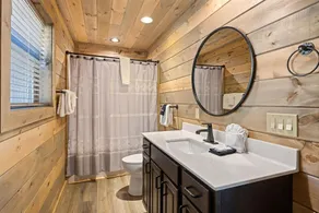 Over The Top cabin - Image 5