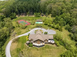 Doodletown Lodge: Pool, Tennis, Pickleball,Hiking+ - Image 4