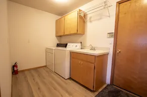 Sunset Lake Retreat@ Lake Tapps-Lakefront, Spacious, Sports court, Kayaks - Image 2