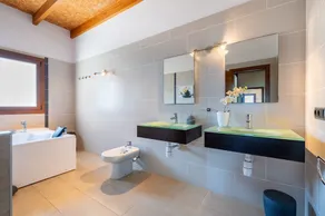 Country House 'Es Figueral' with Mountain Views, Wi-Fi, and Air Conditioning - Image 5