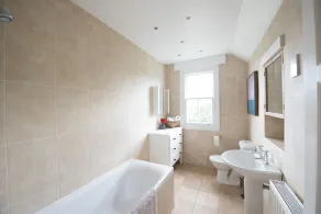 Fab big house near Devon’s surf beaches. Village centre and well equipped. - Image 3