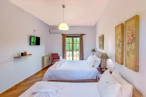 Beach at 100mt ★ Walk to Taverna & Grocery ★ Seaview ★ Private Pool - Image 3
