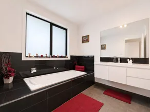 Spacious Family Retreat in Granton - Image 3