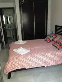 Apartment on the Corniche Swimming pool in modern residence - Image 4