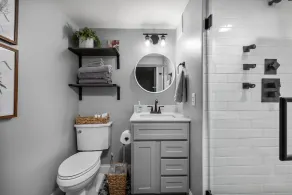 Cozy Renovated Bungalow Perfect for Families - Image 5