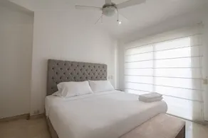 Charming 3 Bedroom in the Old CIty - Image 4