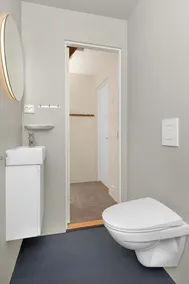 Central Guest House - Bedroom with Private Bathroom - Image 3