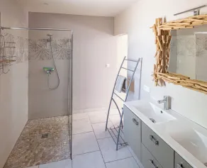 Maison dans le Luberon avec piscine privée, beaucoup de confort et de la nature - Image 4
