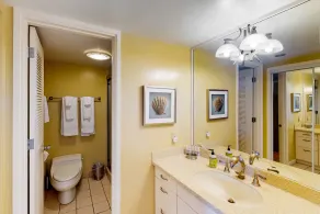 Convenient condo with amazing view of Hanalei Bay, lanai, outdoor pool & hot tub - Image 3