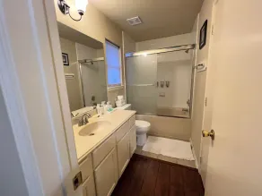 NE Houston, Whole House, 3 bed 2 bath, 15 min from IAH Airport - Image 3