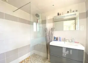 Charming farmhouse with heated indoor swimming pool  - Image 3