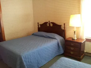 Roomy Two Bedroom House Near Egg Harbor Marina - Image 3