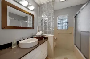 Private Lakefront Retreat, 30 Min to Wild Spring Dunes Golf - Image 3