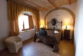 Bondegård i Toscana - Trilo 4/6 s. swimmingpool wifi haven parkering restaurant - Image 3