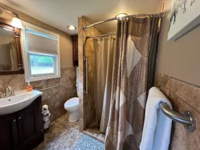Cottage in Historic Bucks County - Image 4