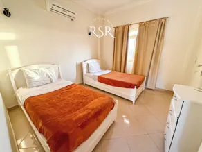 Apartment with a big swimming pool and balcony - Image 5