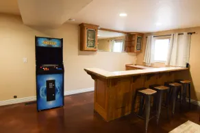 8 Bedrooms · 6 Kings · Sleeps 20 · Hot Tub, Cinema & Arcade - Image 4