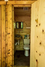 Rustic bungalow located within a campground - Image 5