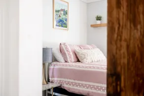 Bluebonnet Bungalow near Roundtop<br>1940s farmhouse with 2022 comfort - Image 3