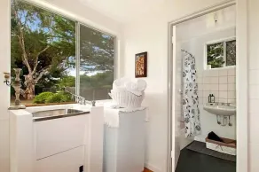 Fleur Baix Flinders Beach House - Image 3