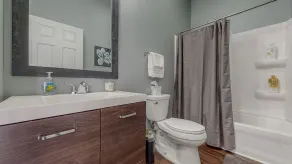 Spread out - Renovated 5BR+Loft, Sleeps 12+ - Image 4
