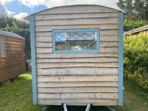 Modern Shepherd's Hut at St Anne's - Image 4