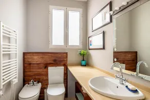 Cheerful 6 Bedroom House in Seville With Terraces - Image 3